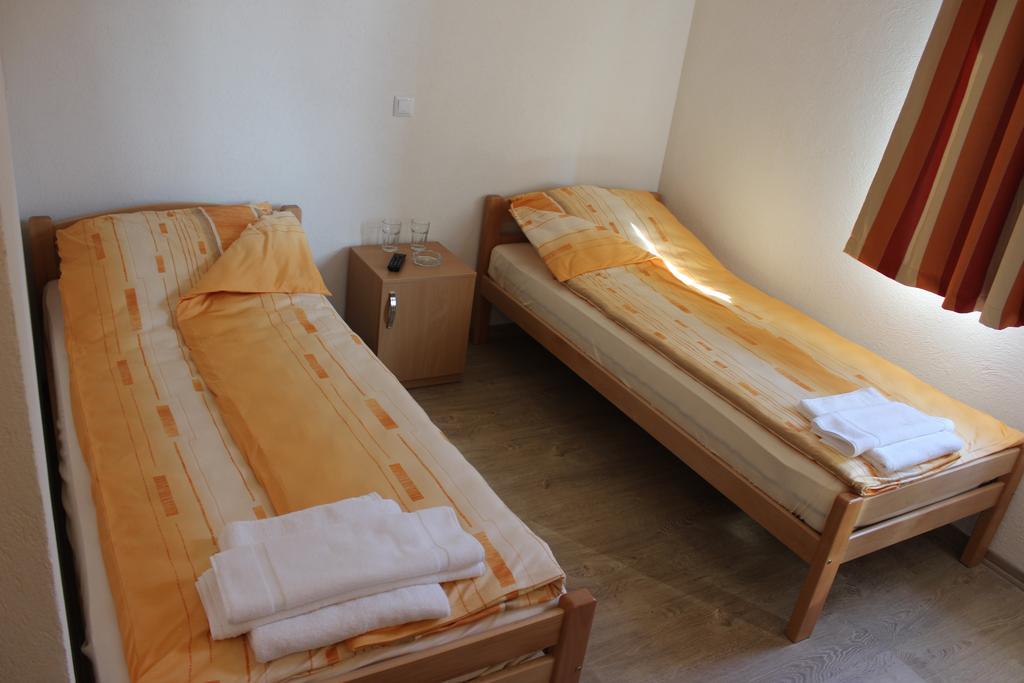 Rooms Zebax SJJ Eksteriør billede